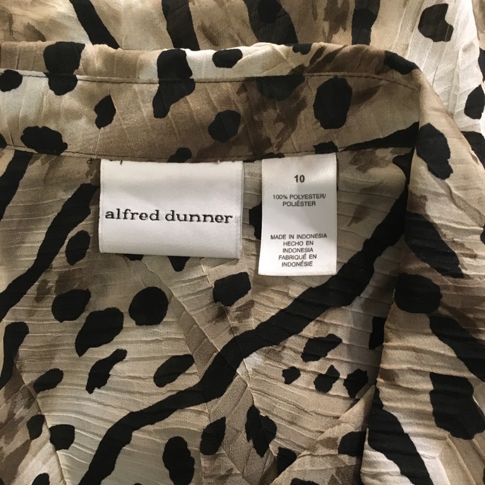 Alfred Dunner Animal Print Blouse 10 FREE SHIP - Picture 4 of 4